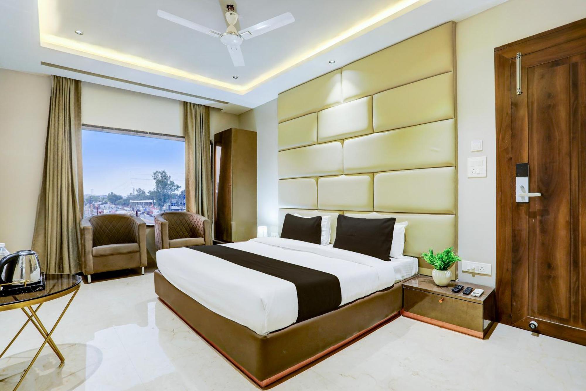 Super Collection O Belgacihia Near Kolkata Railway Station Hotel Gwalior Bagian luar foto