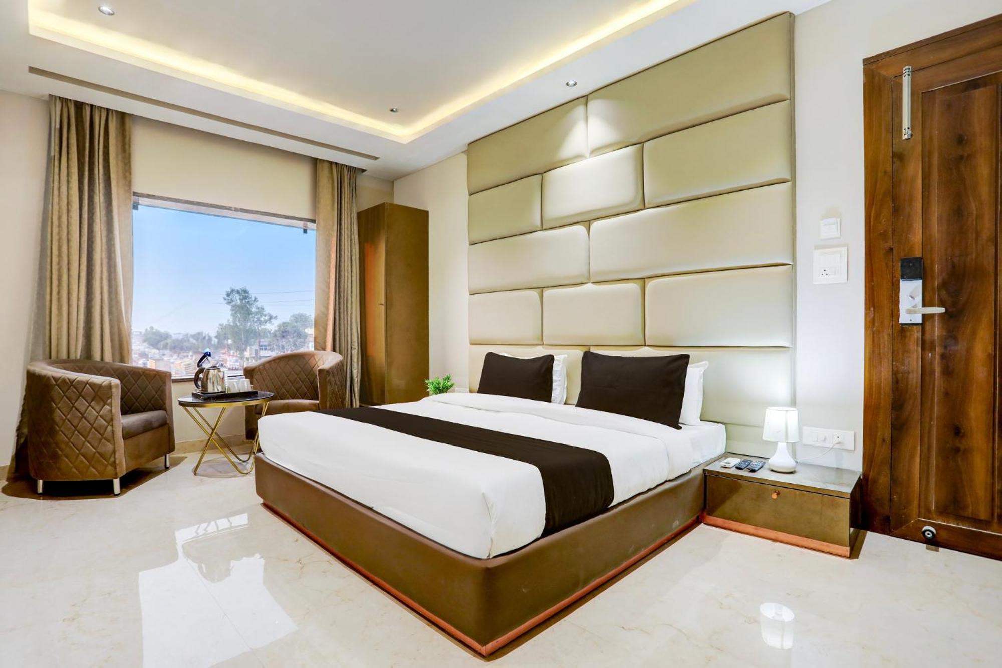 Super Collection O Belgacihia Near Kolkata Railway Station Hotel Gwalior Bagian luar foto
